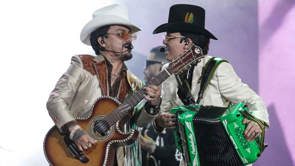Ni pop ni urbano, Los Dos Carnales conquistan cuatro pa&iacute;ses con una sola canci&oacute;n