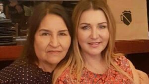 Alicia Villarreal enfrenta momentos de angustia por la salud de su madre