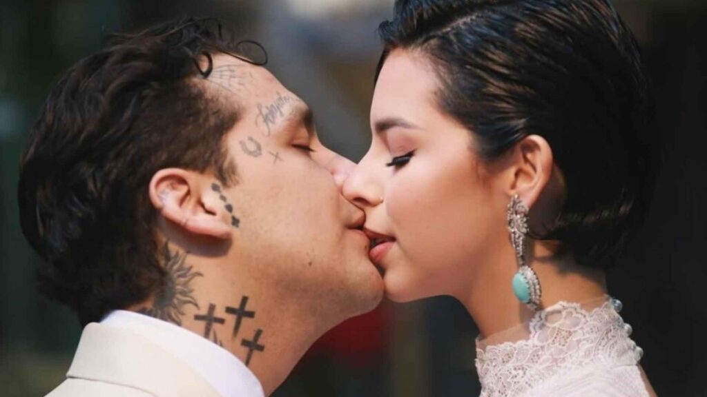 Christian Nodal confiesa por qu&eacute; se retras&oacute; su boda religiosa con &Aacute;ngela Aguilar