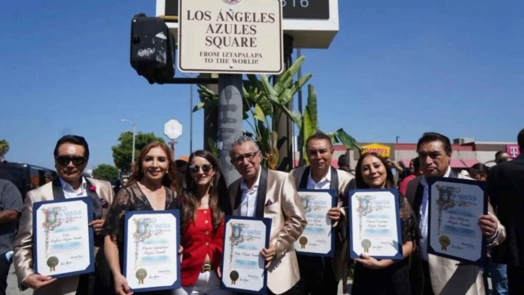 Los Ángeles Azules hacen historia al inaugurar su propia plaza en California