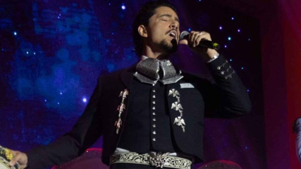 Alex Fern&aacute;ndez revela la dolorosa raz&oacute;n por la que termin&oacute; internado de emergencia durante las Fiestas Patrias