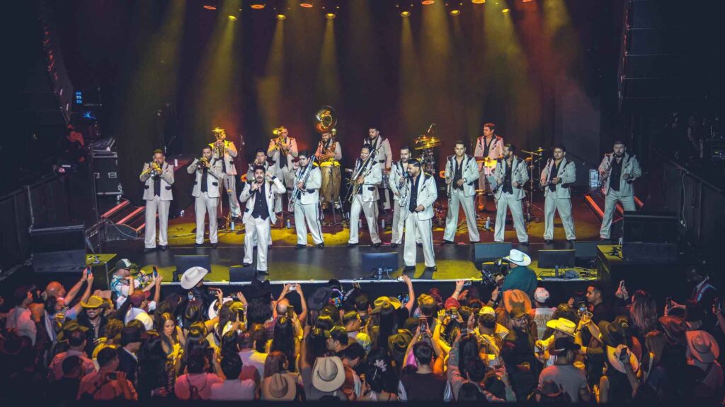 As&iacute; fue el momento en que la polic&iacute;a detuvo a Banda El Recodo en Londres