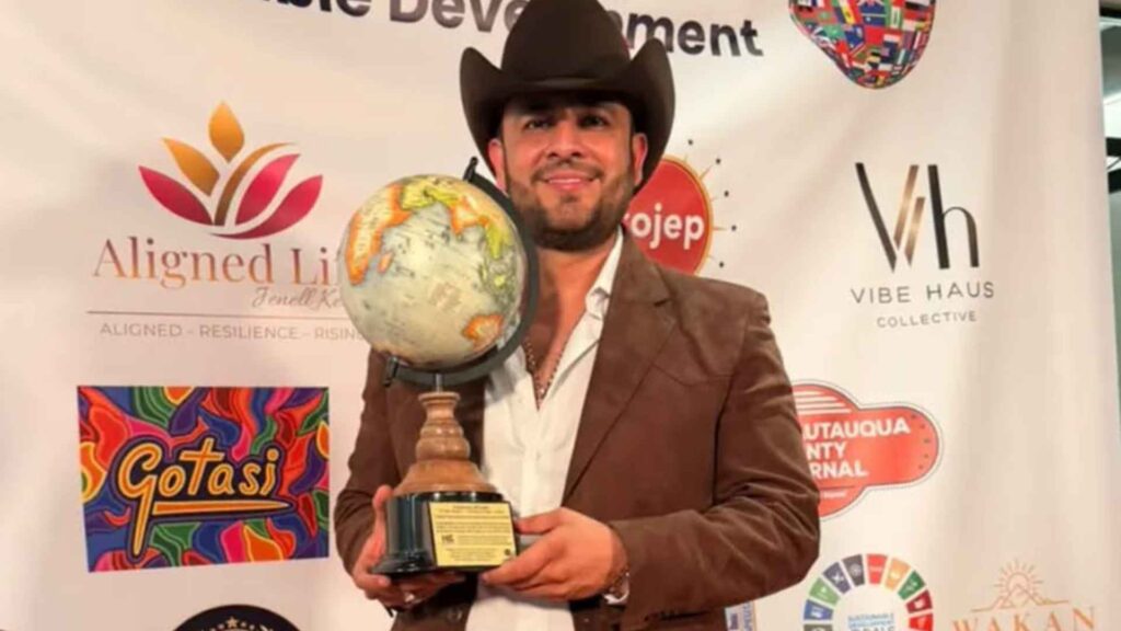 Francisco “El Gallo” Elizalde conquista Nueva York con un reconocimiento que lo coloca entre los grandes embajadores de México