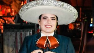 Camila Fernández emociona a sus fans al anunciar que espera a su segundo bebé durante concierto en Guadalajara