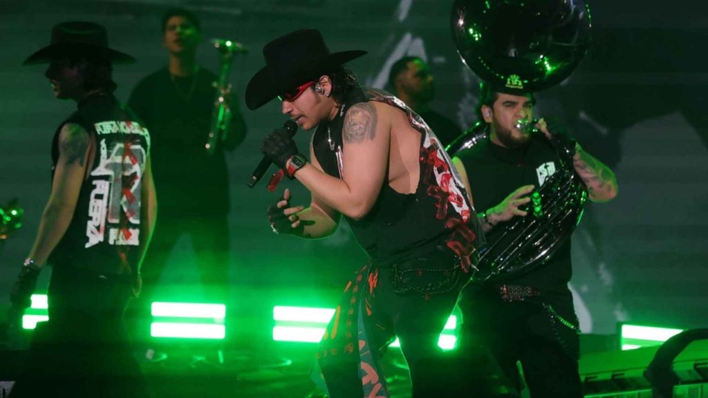 Fuerza Regida hace historia en CDMX y convierte el Palacio de los Deportes en su casa por 10 noches