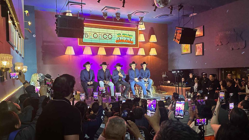 Bronco convierte sus canciones en un tesoro que se hereda de abuelos a nietos
