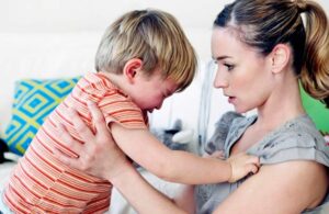&iquest;Por qu&eacute; los ni&ntilde;os tienden a portarse mal cuando est&aacute;n sus padres?