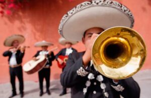 15 de septiembre: 10 canciones que NO pueden faltar en tu Noche Mexicana