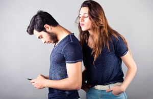 &iquest;C&oacute;mo saber si eres o tienes una pareja con celos enfermizos?