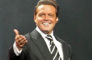 Sonriente y muy guapo reaparece Luis Miguel en video de TikTok
