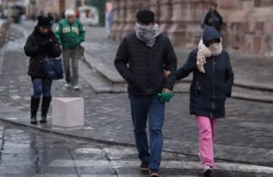&iexcl;Saca la chamarra y el parag&uuml;as! CDMX tendr&aacute; bajas temperaturas y lluvias