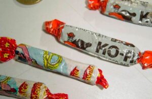9 deliciosas y divertidas GOLOSINAS que te harán recordar tu infancia