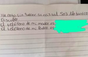 #Viral: Niño rompe vidrio de auto estacionado y deja nota para disculparse