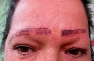Mujer expone a quienes tatuaron a su mam&aacute; en redes sociales