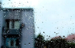 ¿Por qué debes dejar las ventanas abiertas mientras llueve?