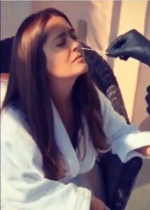 Salma Hayek revela que estuvo a punto de morir tras padecer Covid_19