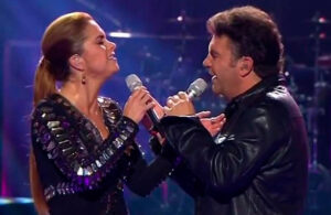 Sorprende Mijares a Lucero cantándole con motivo de su cumpleaños #52