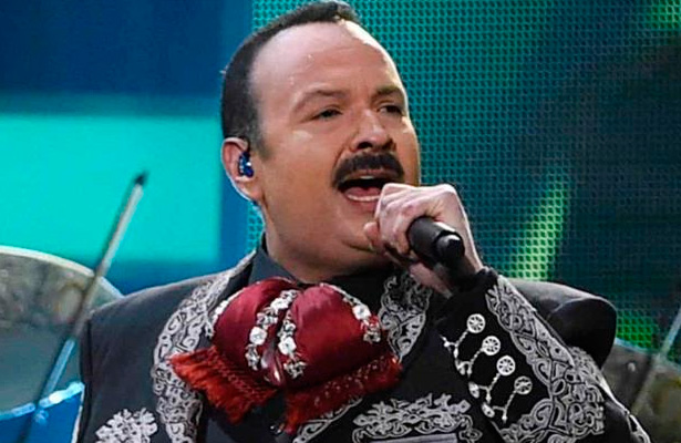 Pepe Aguilar manda "bendiciones" a Mar&iacute;a Conchita Alonso tras llamarlo "ignorante"
