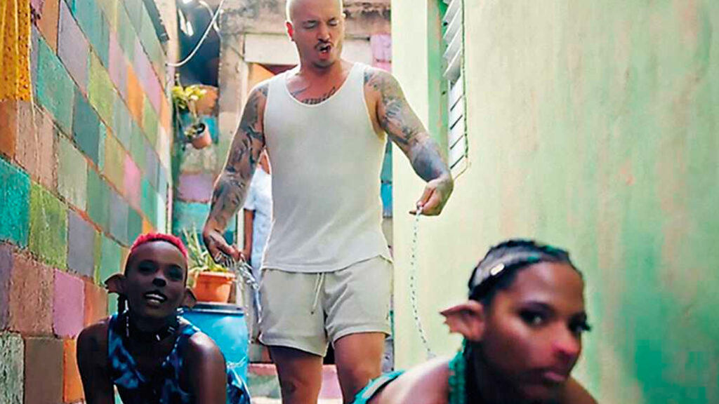 Tras pol&eacute;mica por el video de "Perra", J Balvin pidi&oacute; perd&oacute;n