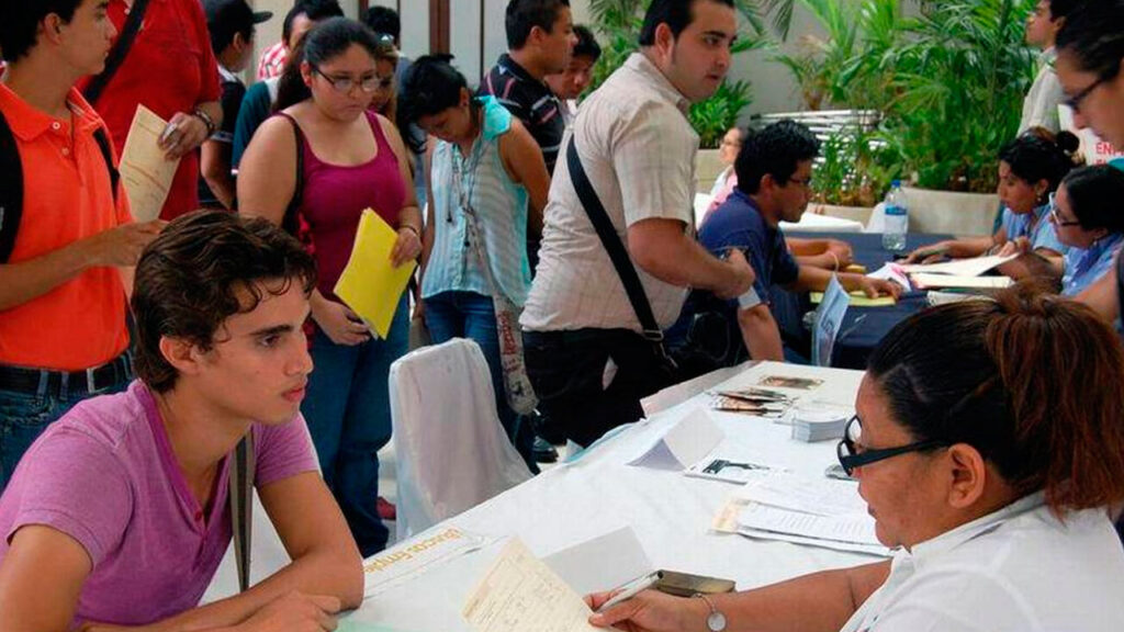 Aumenta a 5,258 pesos, beca para Jóvenes Construyendo el Futuro
