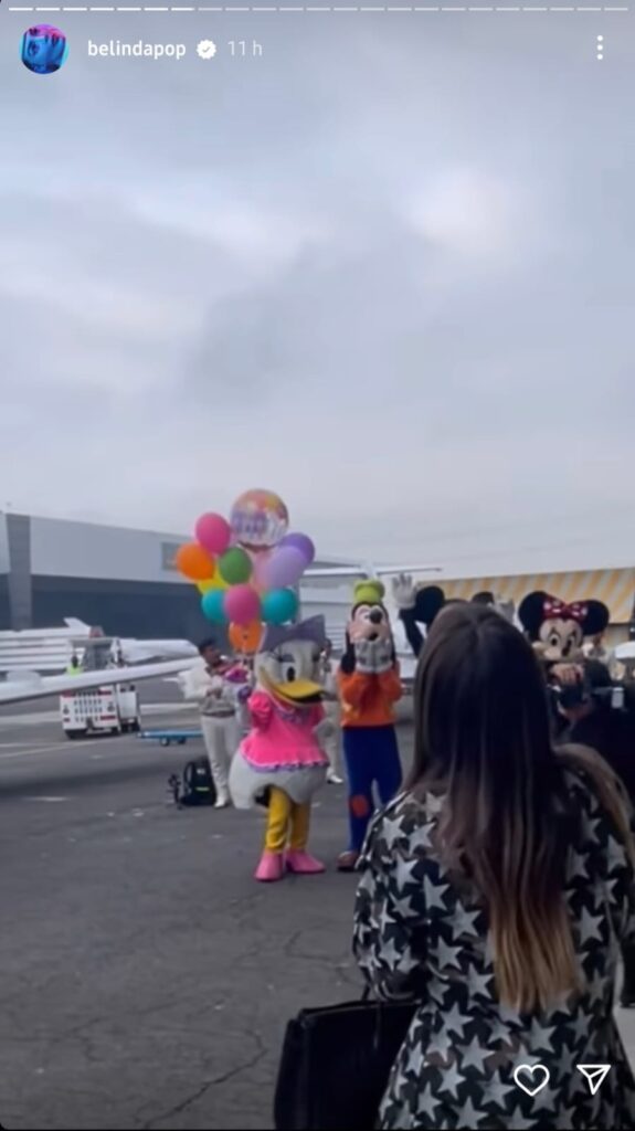 Belinda recibe "serenata" por su cumpleaños de una persona muy especial