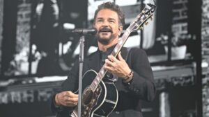 Ricardo Arjona arranca con todo en su tour Blanco y Negro.