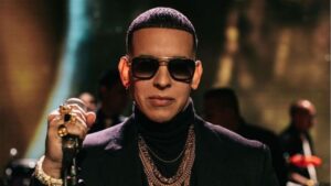 Daddy Yankee bailó con una fan muy especial en su concierto