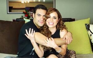 Carlos Rivera comparte la primera foto de su boda
