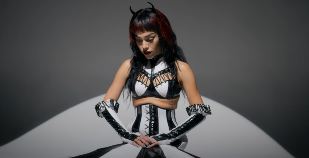 Este jueves, la cantante mexicana, Danna Paola lanz&oacute; un nuevo tema que sin duda promete ser un nuevo &eacute;xito a nivel internacional. 