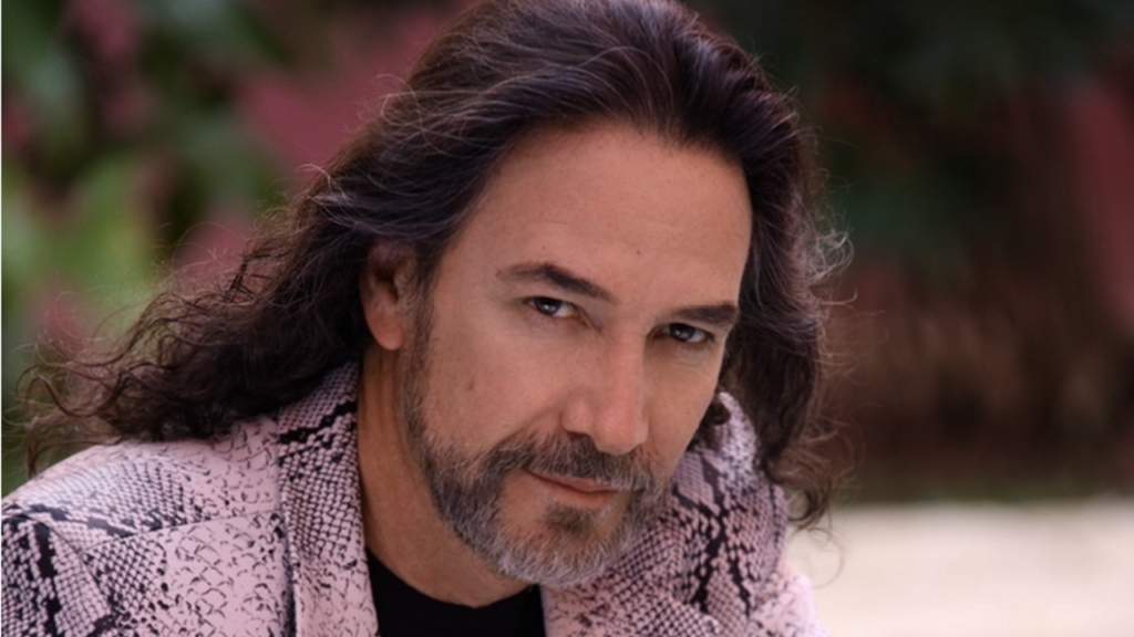 Beatriz Adriana, exesposa de Marco Antonio Sol&iacute;s afirma que el cantante se aprovech&oacute; de ella para darse a conocer y robarle sus propiedades.