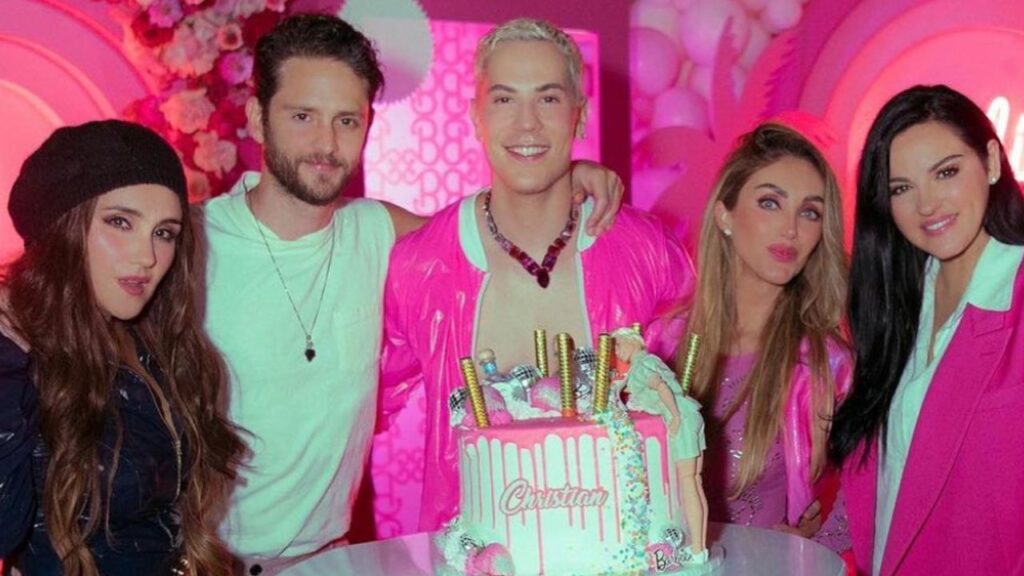 Christian Chávez organizó una fiesta temática para celebrar sus 40 años de vida, en donde estuvo junto a sus compañeros de RBD.