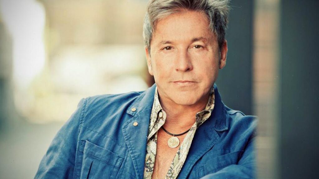 El famoso cantante, Ricardo Montaner public&oacute; una imagen en donde se muestra acompa&ntilde;ado de sus nietos y expres&oacute; la importancia que ellos tienen en su vida.