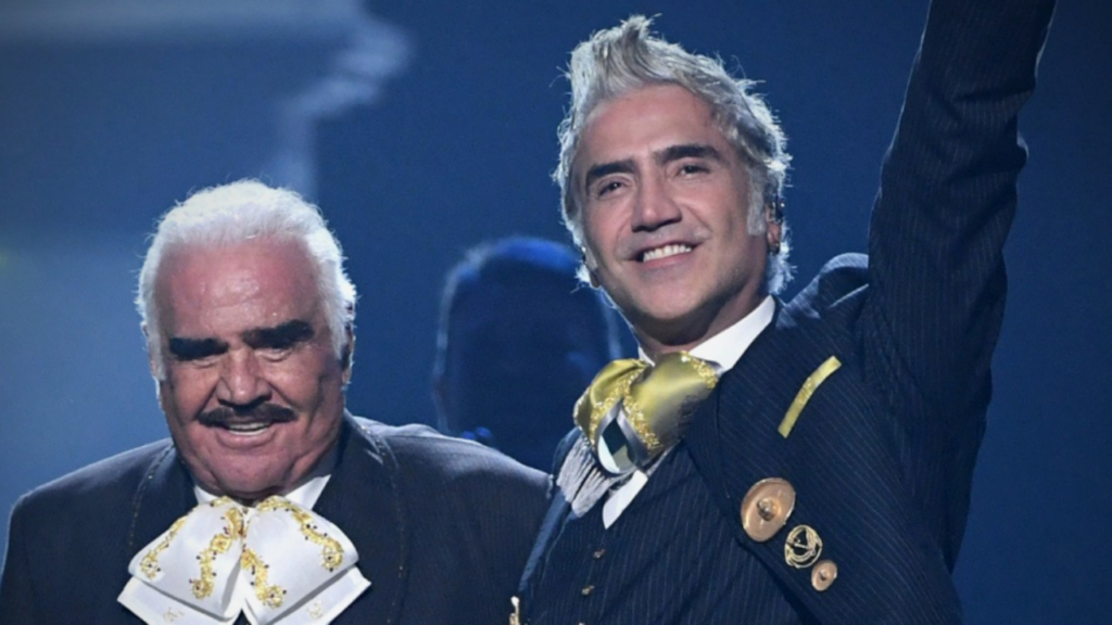 El pasado 12 de diciembre, Alejandro Fernández, conocido artísticamente como 'El Potrillo', rindió un emotivo homenaje a su padre, Vicente Fernández, en el segundo aniversario de su fallecimiento.