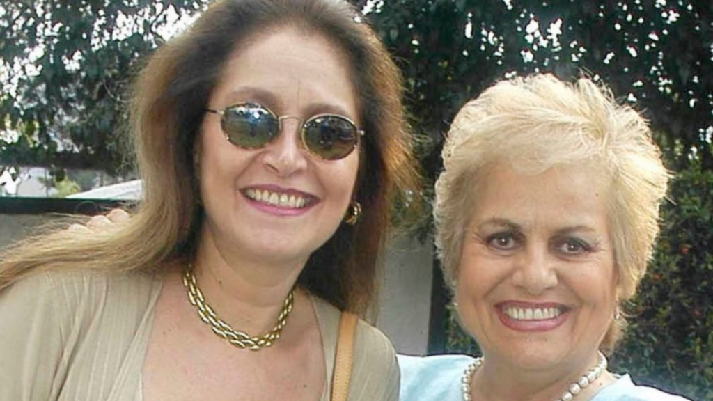 El mundo del espect&aacute;culo se encuentra de luto tras el fallecimiento de Tina Galindo, quien tambi&eacute;n comparti&oacute; su vida con Daniela Romo. 