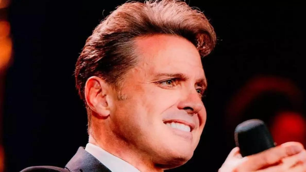 El famoso cantante mexicano, Luis Miguel marc&oacute; el emotivo cierre de su exitosa gira y a su vez, recibi&oacute; el A&ntilde;o Nuevo en unos de los lugares m&aacute;s exclusivos de la Riviera Maya.