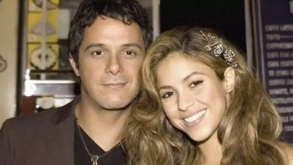 Shakira y Alejandro Sanz, compartieron un divertido momento, en donde la colombiana se encarg&oacute; de darle un nuevo look al cantante espa&ntilde;ol. 