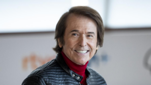 Raphael se niega a dejar los escenarios