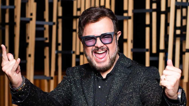 Aleks Syntek, ha estado en el ojo p&uacute;blico en los &uacute;ltimos a&ntilde;os debido a sus controvertidas opiniones sobre los g&eacute;neros urbanos. 