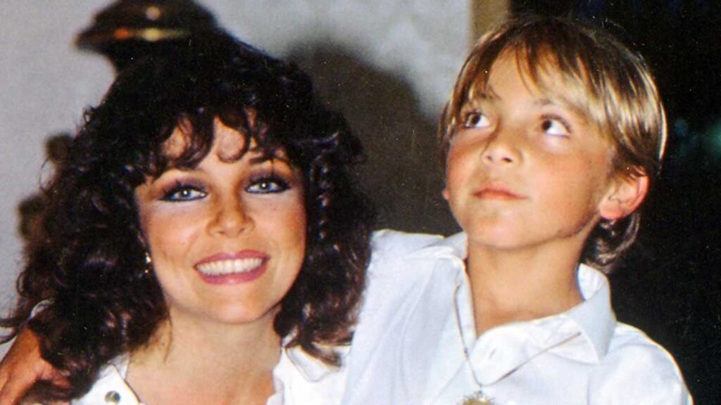 &iexcl;Cristian Castro revela su batalla con el autismo en la infancia!