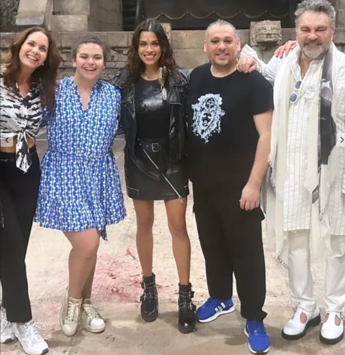 &iexcl;Lucero defiende a Mijares tras cr&iacute;ticas por sus zapatos!