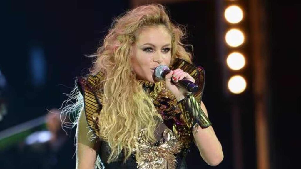 &iexcl;Paulina Rubio explota en pleno concierto contra su ingeniero de audio!