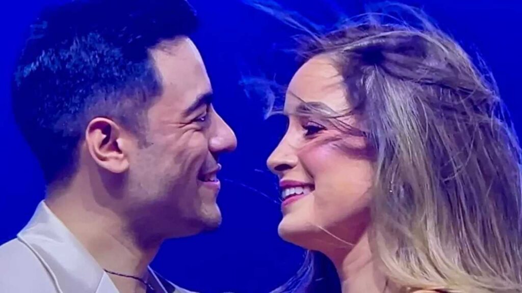 Cynthia Rodr&iacute;guez env&iacute;a rom&aacute;ntico mensaje a Carlos Rivera tras cantar juntos