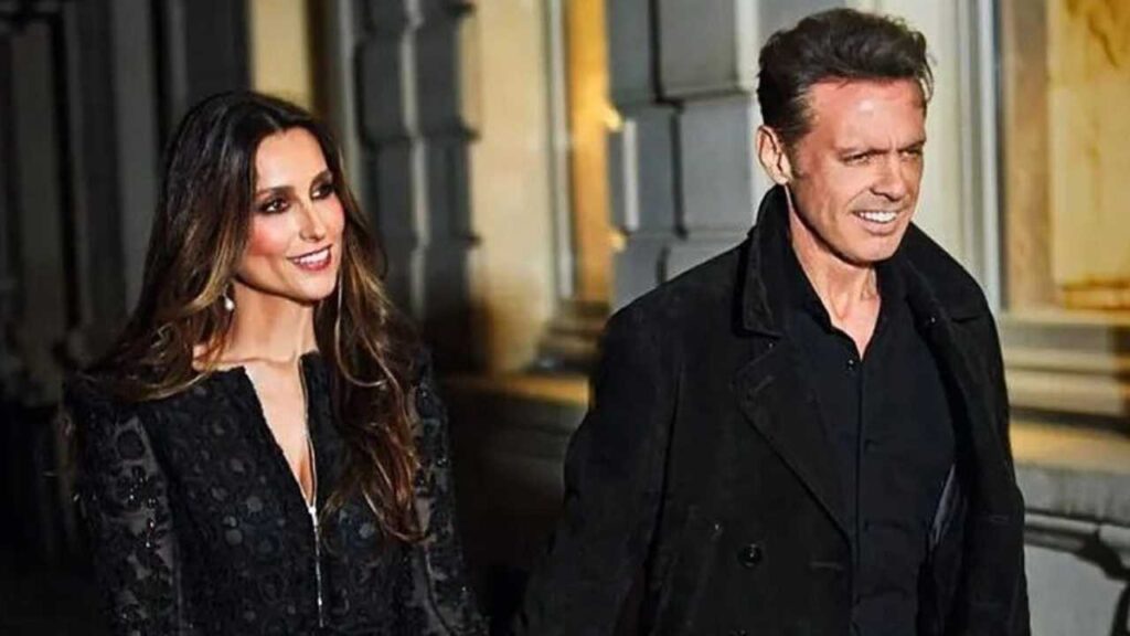 Luis Miguel porta anillo sospechoso, &iquest;el "Sol" se cas&oacute; en secreto?
