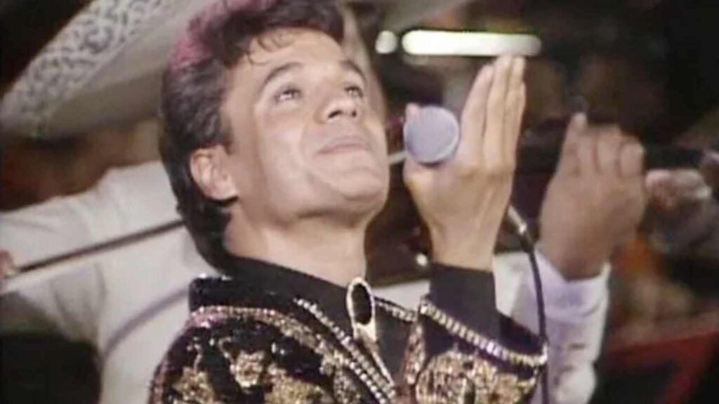 &iexcl;Juan Gabriel regresa al Z&oacute;calo! Proyectar&aacute;n su hist&oacute;rico concierto en Bellas Artes