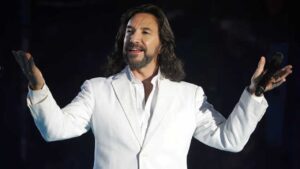 Marco Antonio Solís reúne a más de 65 mil personas en emotivo concierto