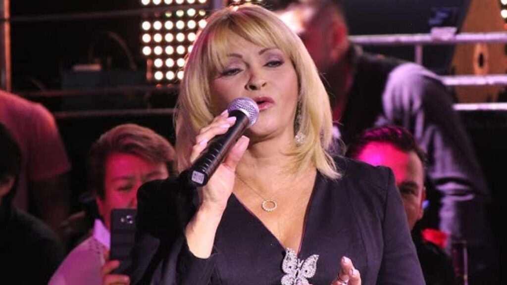 Rocío Banquells revela el dramático momento que la dejó en silla de ruedas: "Soy la mujer biónica".