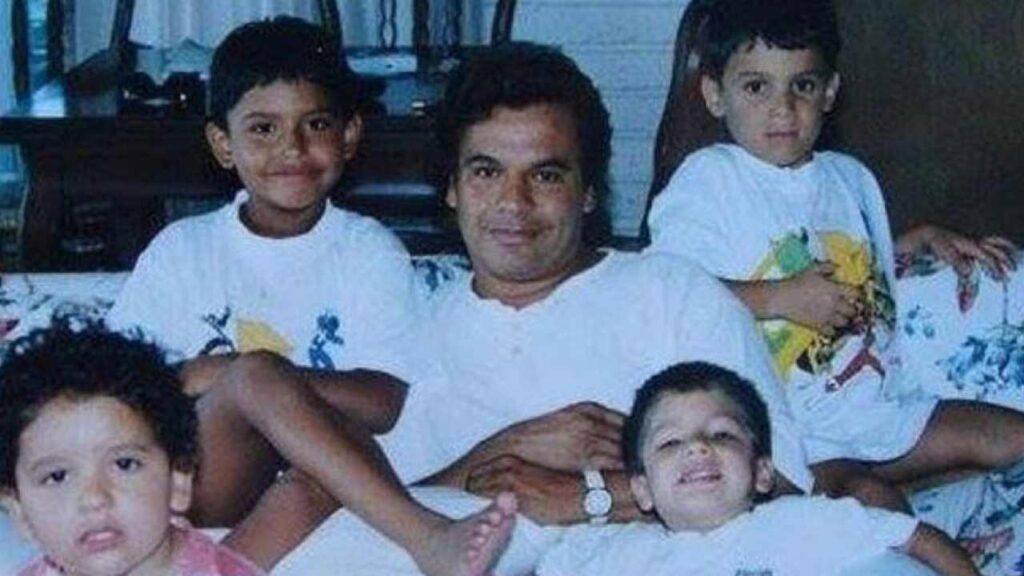 Juan Gabriel: La canci&oacute;n in&eacute;dita que el &iacute;cono mexicano le dedic&oacute; a sus hijos