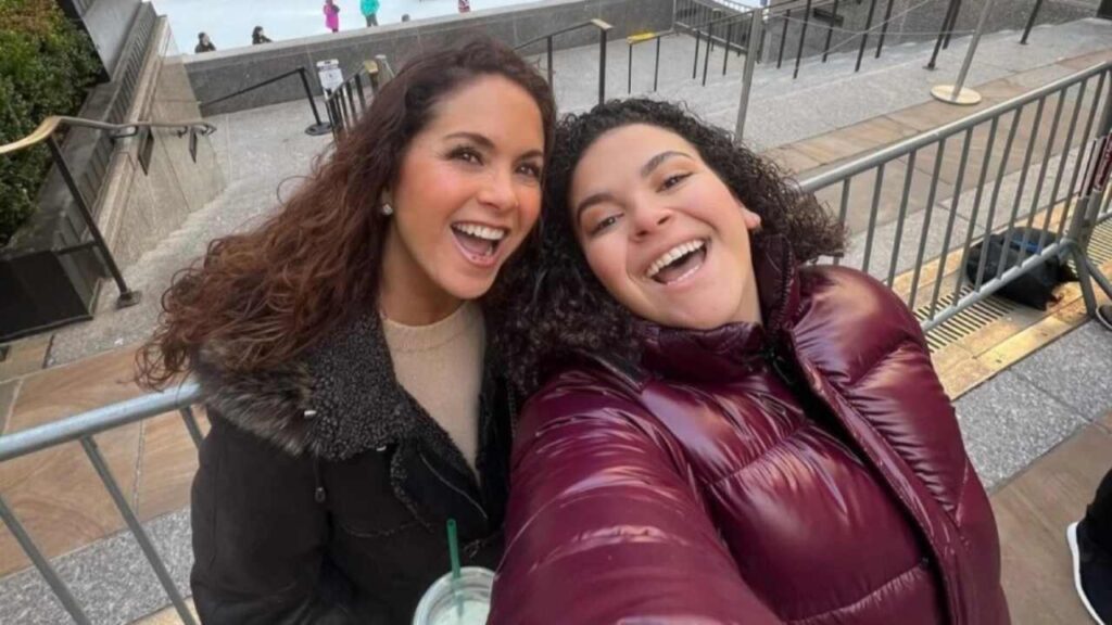 Lucerito Mijares: &iexcl;As&iacute; sue&ntilde;a el pr&iacute;ncipe azul para su mam&aacute; Lucero!