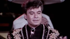 Juan Gabriel vuelve… ahora al cine