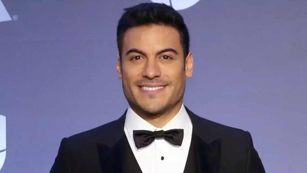 Carlos Rivera canta un cover de Taylor Swift